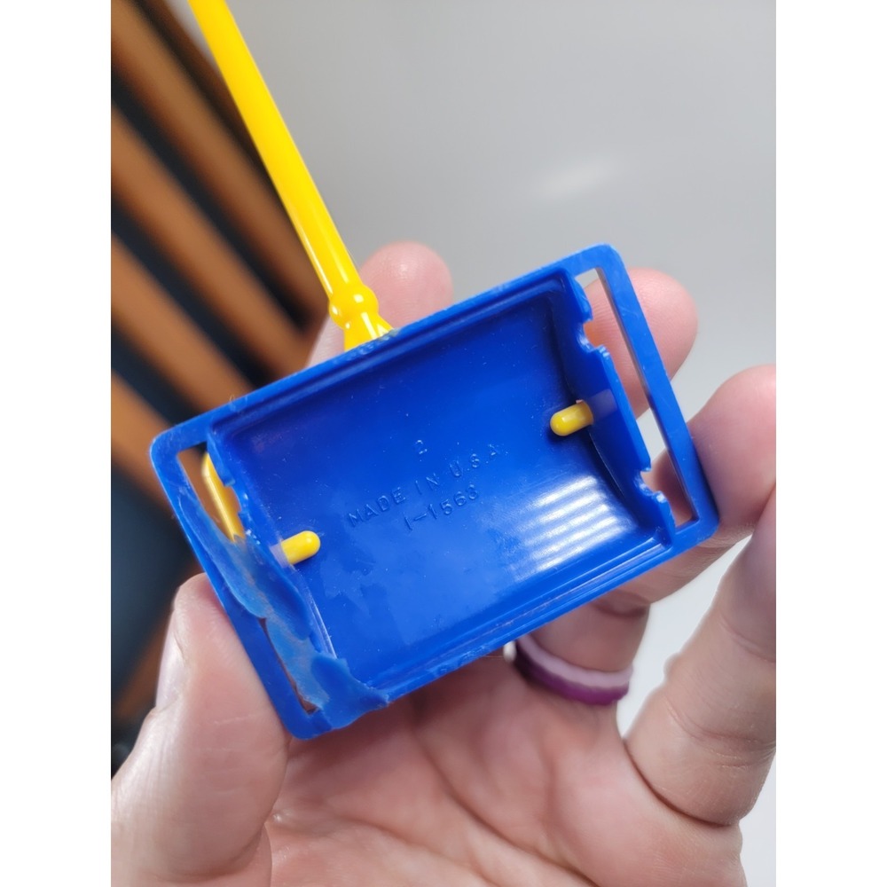 Vintage Ideal Dollhouse Carpet Sweeper Yellow & Blue - Picture 3 of 6